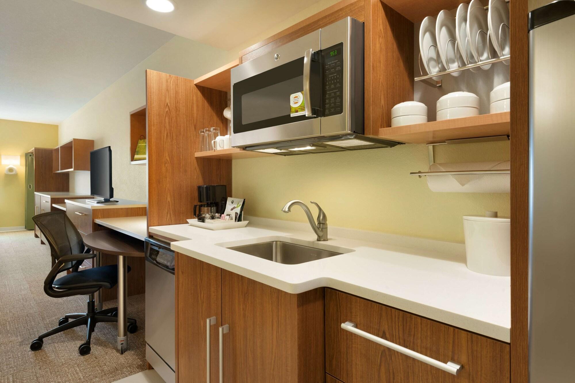 Home2 Suites By Hilton Middleburg Heights Cleveland Exterior photo
