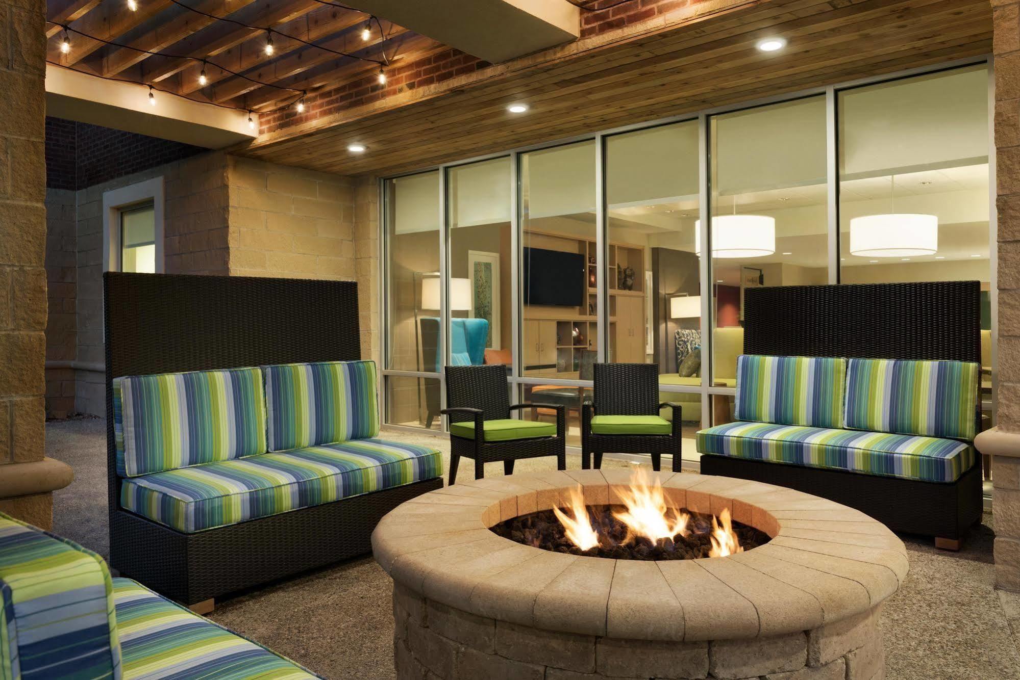 Home2 Suites By Hilton Middleburg Heights Cleveland Exterior photo